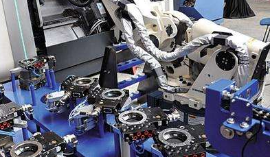 探討機(jī)器人與自動(dòng)化技術(shù)在工業(yè)自動(dòng)化領(lǐng)域的四種應(yīng)用(圖2) 探討機(jī)器人與自動(dòng)化技術(shù)在工業(yè)自動(dòng)化領(lǐng)域的四種應(yīng)用(圖2)