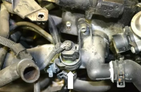 發(fā)動機冷卻液溫度傳感器過熱的異常癥狀(圖2)